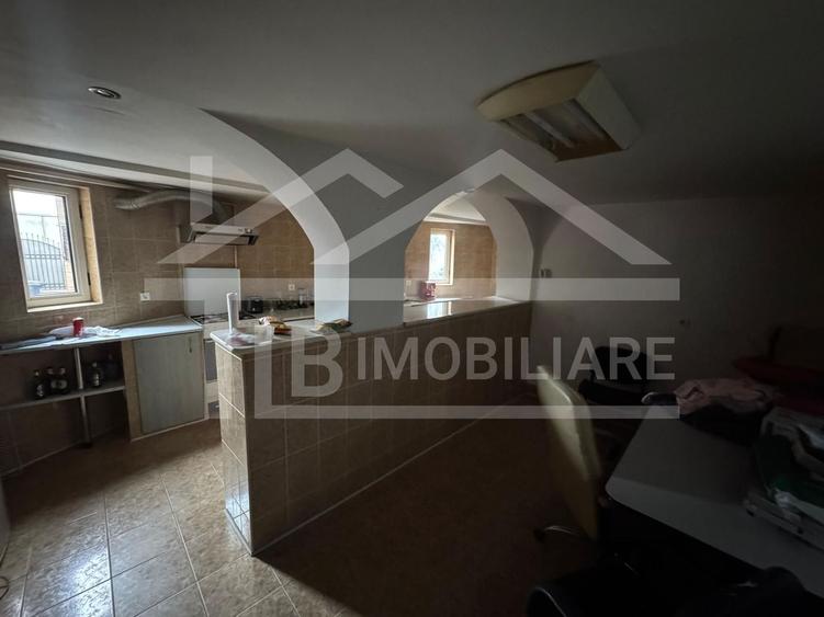 Vila cu 6 camere, 420mp, teren 720mp, parcari, Zona Shopping City