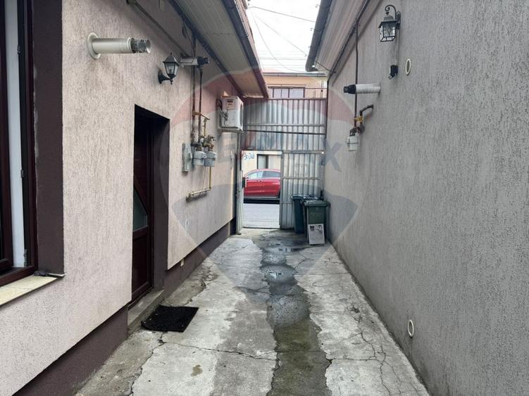 Apartament ultracentral cu curte, 2 unități locative. Str. Pitesti