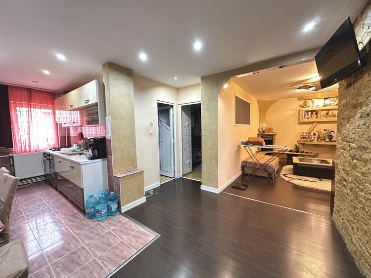 Apartament 3 camere Deco Sub-Stadion 2 Bai Balcon Etaj 2 Finisat Mobilat Utilat