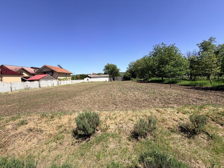 Casa de renovat 127 mp +3000 mp Teren Intrav/Simnic, la 12km de Craiova