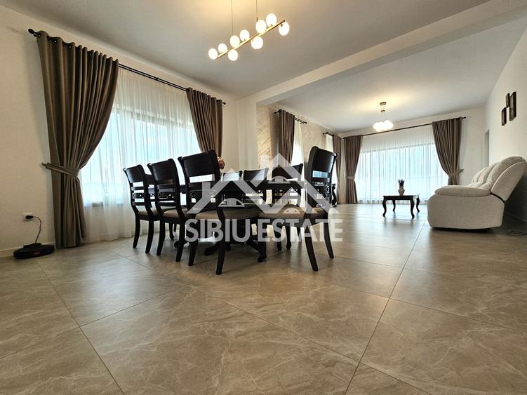 Casa cu garaj, 5 camere, 3 bai, Sibiu, Cisnadioara