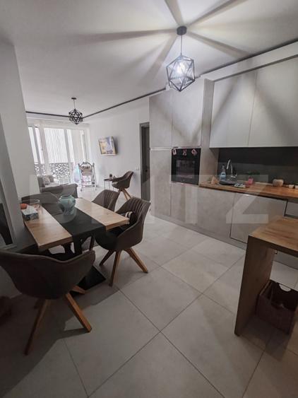 Apartament cu 3 camere, 63 mp, cu 2 bai si balcon mare, in zona Valea Garboului