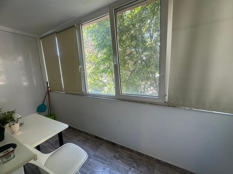 Calea Victoriei, 2 camere dec, et.3, balcon, bloc termoizolat,  zona linistita