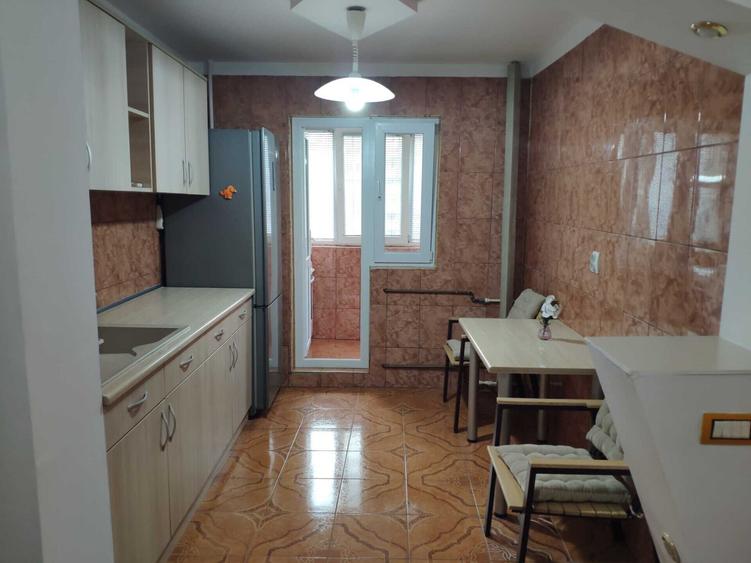 Dristor   5 minute metrou Ramnicu Sarat Apartament spatios 3 camere