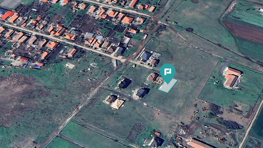 Loc de casa de 512mp în Livada
