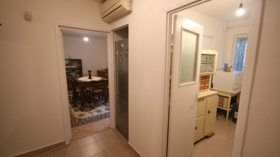 Vanzare apartament cu 4 camere renovat recent,imobil reabilitat termic,lift