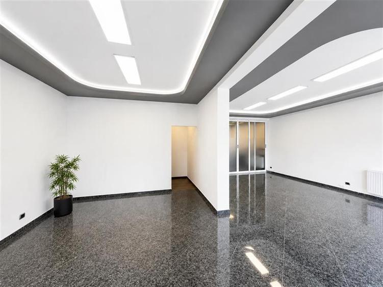 Spatiu comercial premium Coresi, 70 mp, vitrine stradale, 3 parcari subterane