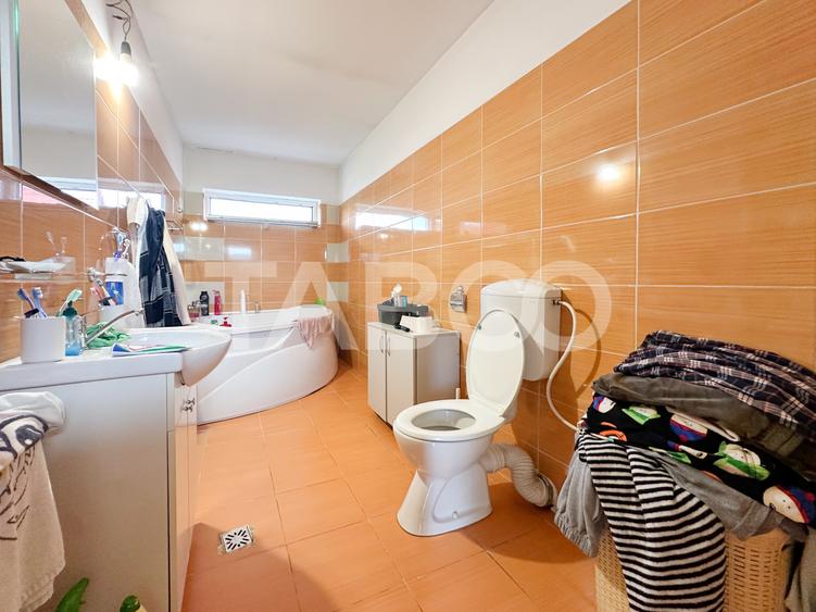 Duplex de vanzare cu garaj curte de 100 mp in cartierul Borhanci