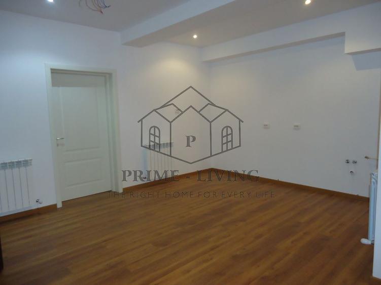 APARTAMENT/ SPATIU COMERCIAL LA VANZARE IN PRIMAVERII