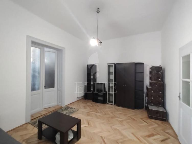 Casa / Casa 4 camere în zona CRISAN