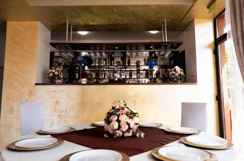 Hotel - restaurant - peste 40 locuri cazare! Incasari din prima zi!!