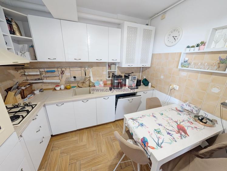 Vanzare apartament 3 Camere Straulesti
