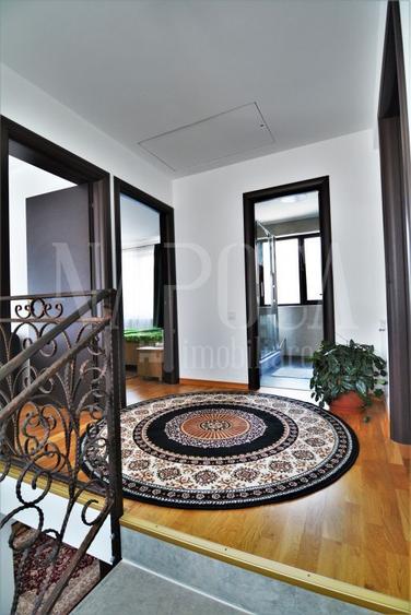 Casa 4 camere de vanzare in Floresti