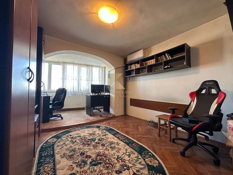Apartament de 3 camere, pretabil birouri sau locuinta, etaj 7, Saturn