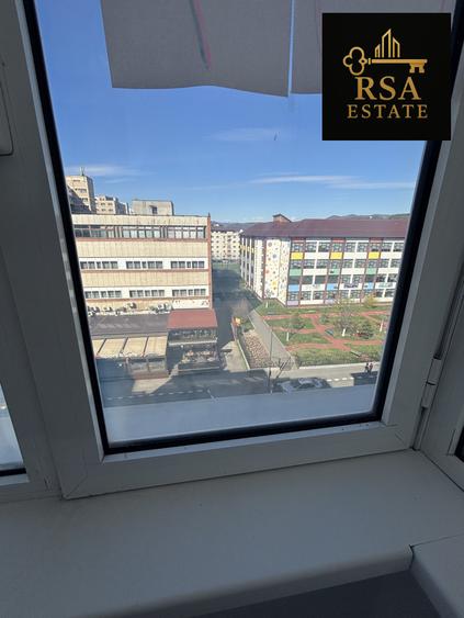Apartament cu 3 camere de vanzare langa scoala nr 9, etaj 5, Rm Valcea