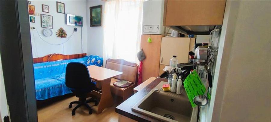Casa 3 camere,   teren generos 579 mp, zona linistita Florilor