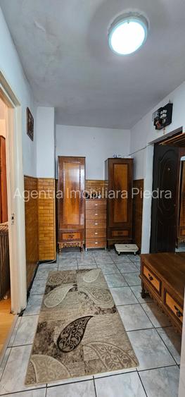 Vand apartament de 2 camere, circular(decomandat)cf 1,situat pe str.Rahovei - 7