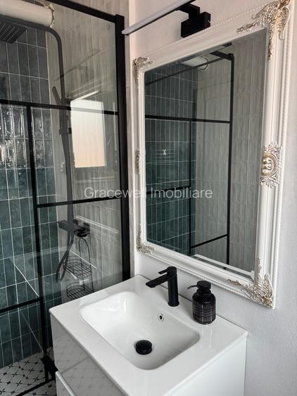 Apartament ultrafinisat două niveluri, 2 terase, semicentral, parcare,zona Paris - 8