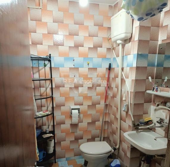 4 camere, 8/8, 90mp, bloc 1984-Crangasi-Str  9 Mai - 7