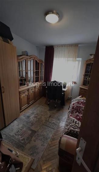 Apartament 3 camere,decomandat,etaj 2, zona Calea Aradului,Oradea - 4