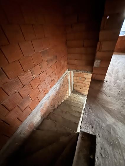 Duplex de vanzare, 124 mp, la rosu sau semifinisat