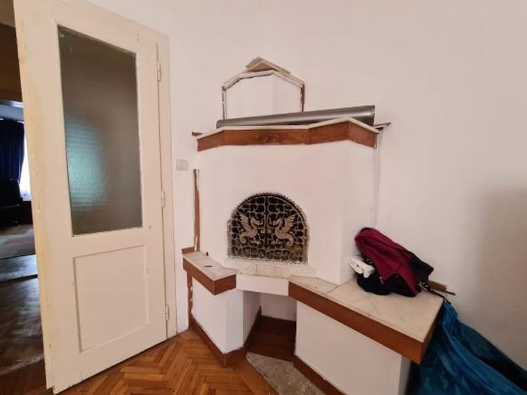 Casa si spatiul comercial Deva zona Centrala