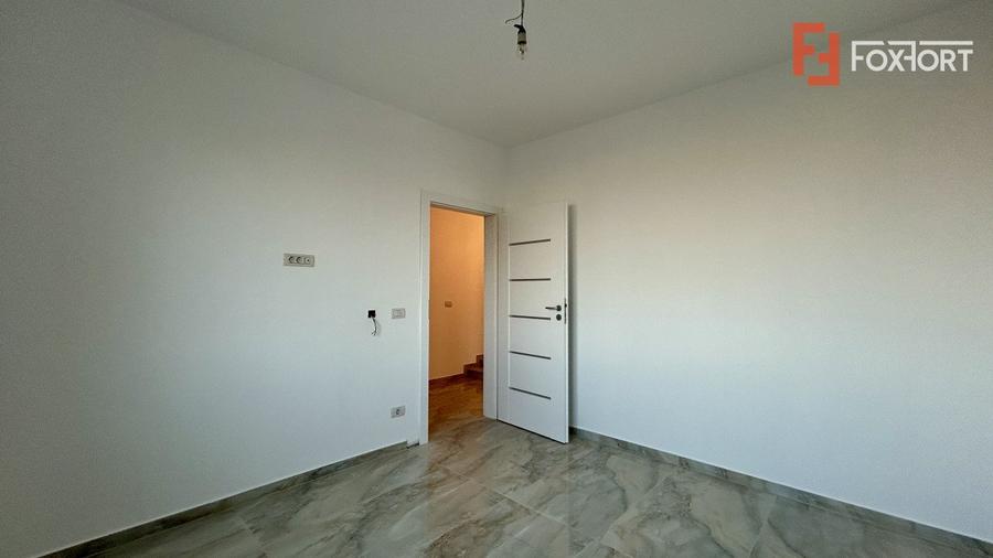 Duplex cu 5 camere de vanzare in Sanandrei - ID V3806