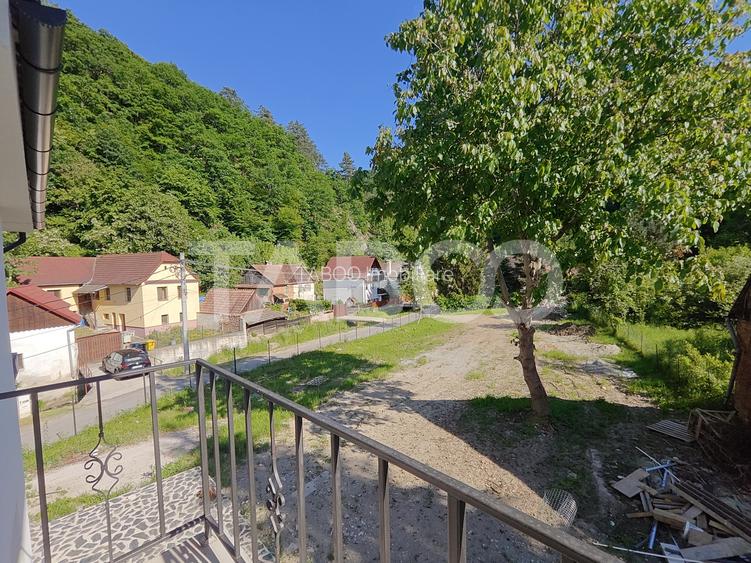 Casa spatioasa - aer curat si priveliste spre munti - teren 1203 mp - 7