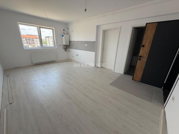 STUDIO - DORMITOR SEPARAT, PARCARE, BUCATARIE INCHISA, COMIS 0% - 8
