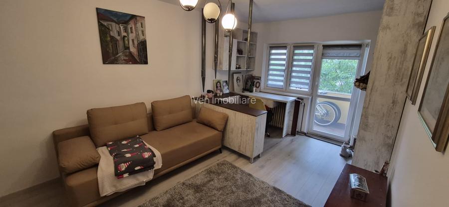 Apartament 2 camere , decomandat, et. 3, strada  Andrei Muresanu - 5