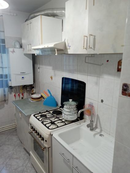 Închiriez apartament 2 camere str Mircea cel bătrân vizavi de mag PROFI