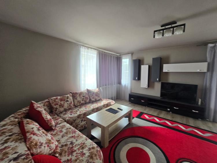 Casa tip duplex, zona Terra, Floresti