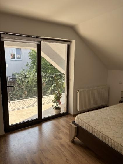 Proprietar - Vând casă individuală 4 camere,2 bai, beci, pod,jacuzzi,terasa - 7