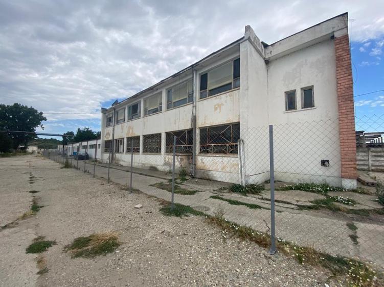 Hale industriale, 30000 mp, teren 65000 mp, zona Podari