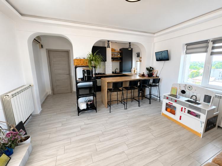 Apartament 3 camere + terasă 105 mp | Bulevardul Mamaia – Delfinariu