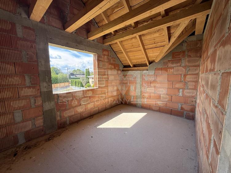 Casă de vânzare la roșu | 220 mp | 1.200 mp teren