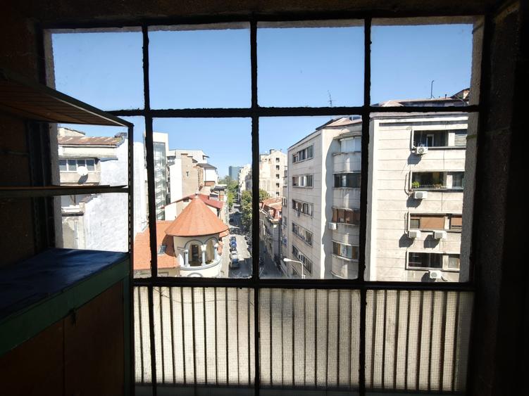 Piata Kolganiceanu Cismigiu, 2 metrou, STB, parcare, 2 balcoane, lift, zugravit