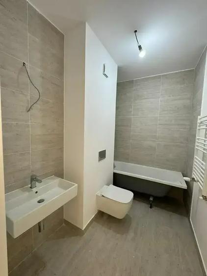 2 camere sut 84,03 mp, 2 balcoane, 2 bai, boxa, zona Dacia-Eminescu