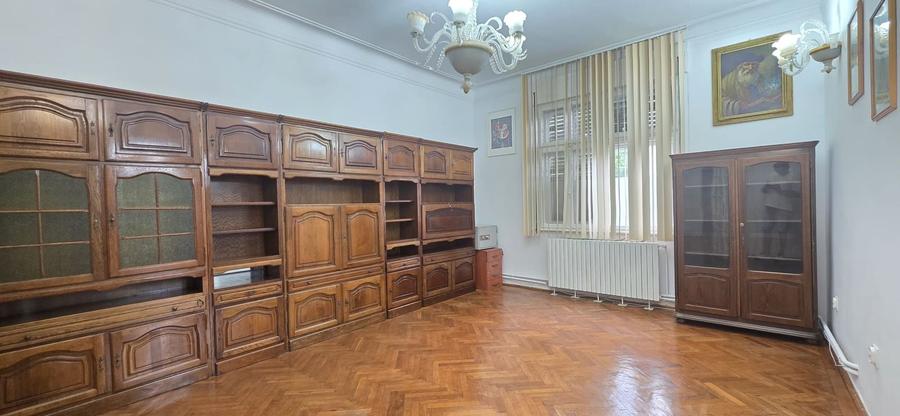 FAR - GARA ! CASA 4 CAMERE TEREN 400 MP. IDEAL SEDIU FIRMA BIROURI.