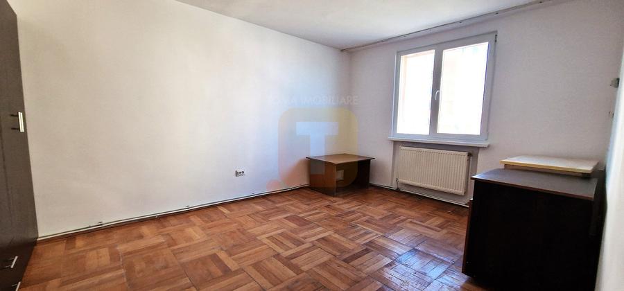 Apartament 3 camere decomandat, etaj 3/4, zonă Calea Romanului - Baie mare unifi