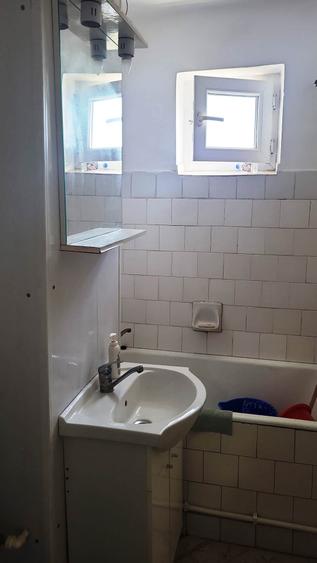 Apartament 2 camere, decomandat, 53 mp, cartier Micro 5, liber, acte în regulă