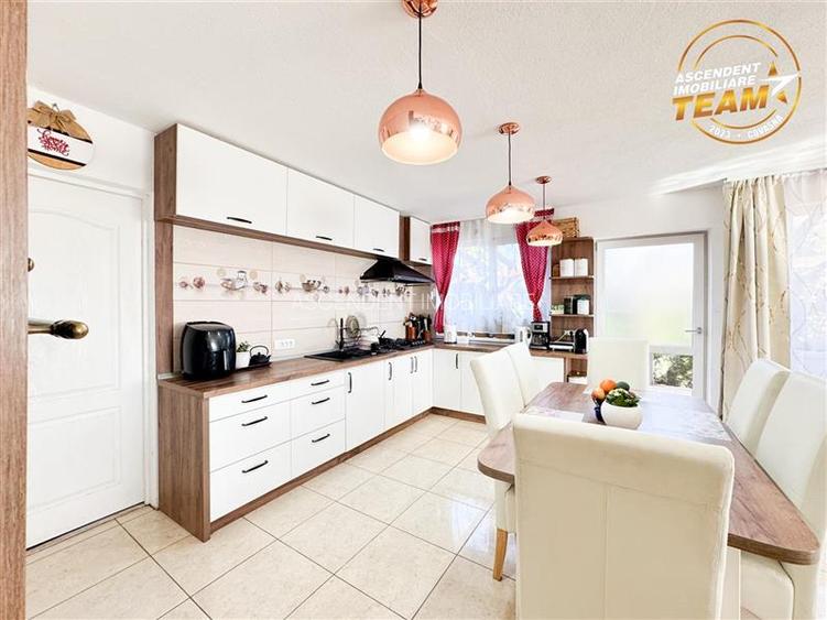 Casa primitoare si apreciabila, areal cu liniste, gradina frumoasa, Sancraiu,Sza - 9
