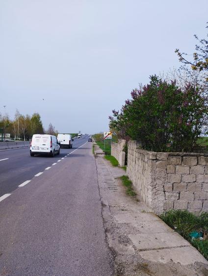 Complex lângă București cu 9 case pe 30.000 mp teren
