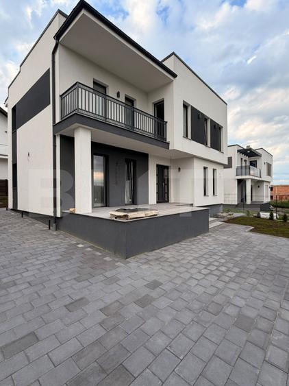 Casa cu etaj, 120 mp utili, 400 mp teren, Moara - Suceava