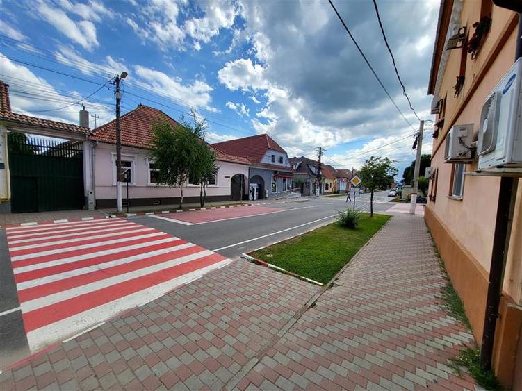 Vanzare spatiu comercial, Ghimbav, Central langa Primarie, vitrina