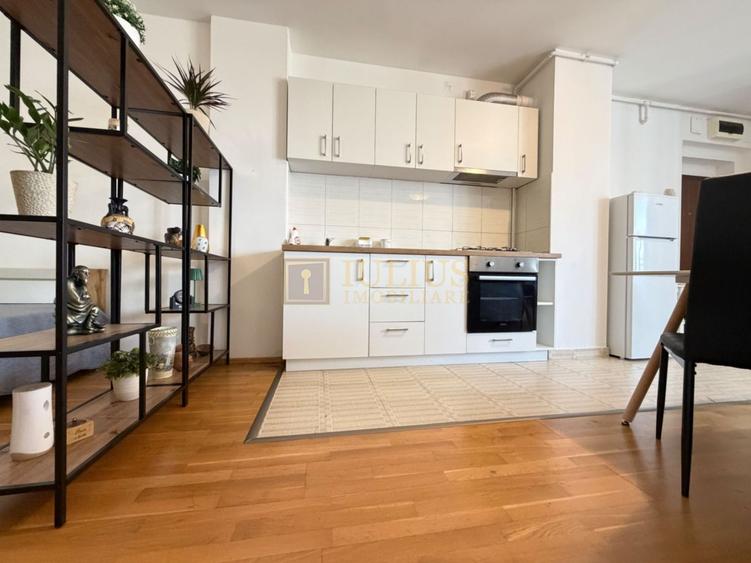 Toronto Residance, 1 camera, spatios, centrala proprie., aer conditionat, lift.