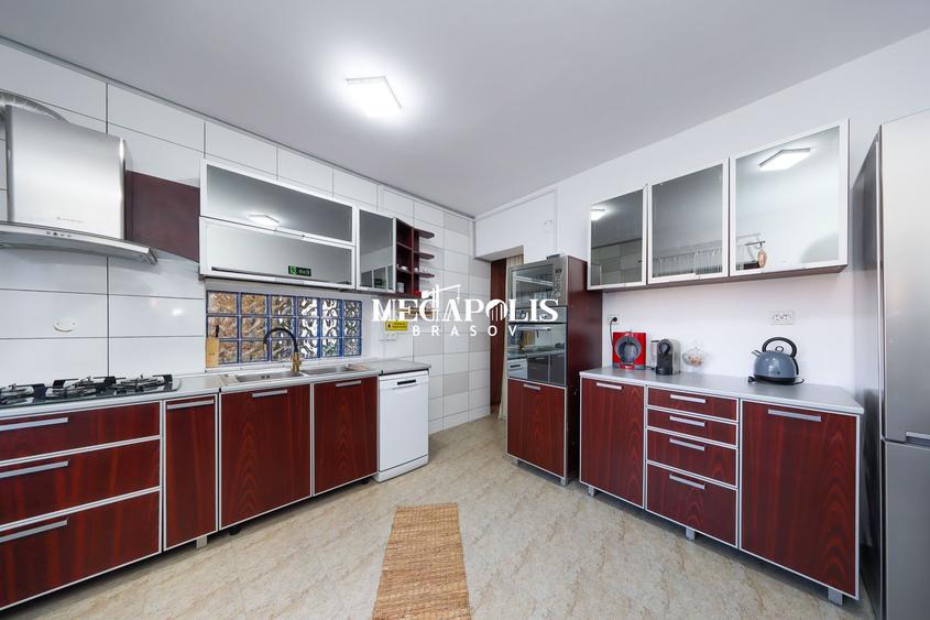 Pensiune/Vilă de vânzare în Bran | 8 camere | 180 mp