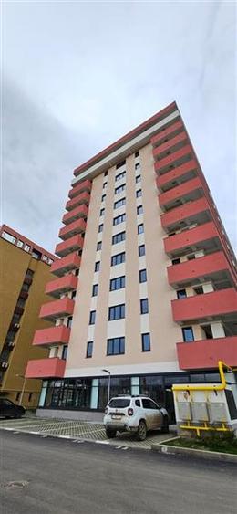Apartament 3 camere, Semicentral (700 m de Podu Ros)