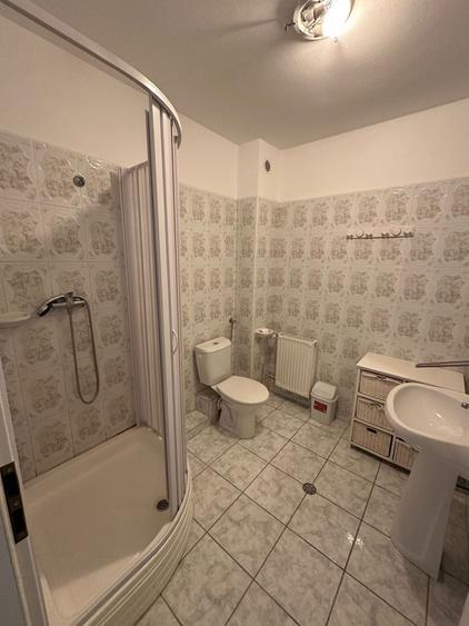 Casă / Vilă cu 5 camere zona Lunei