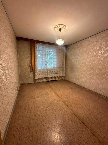 Apartament 4 camere Teiul Doamnei-etaj 1-an 1984